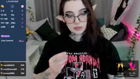 dixipixi_ online show from February 21, 11:55 am