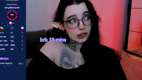 dixipixi_ online show from March 6, 1:03 pm