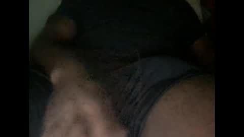 Snapshot of djhungblack chatting on November 28, 6:27 am djhungblack online show from November 28, 6:27 am