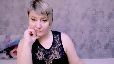 Snapshot of djullia chatting on January 17, 10:11 am djullia online show from January 17, 10:11 am