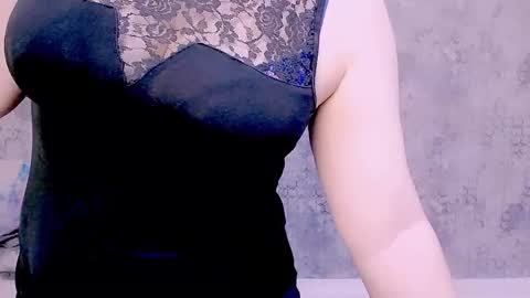 Snapshot of djullia chatting on January 24, 6:24 am djullia online show from January 24, 6:24 am