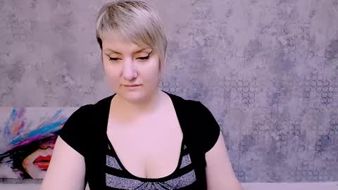 Snapshot of djullia chatting on February 13, 9:30 am djullia online show from February 13, 9:30 am