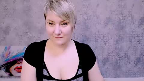 Snapshot of djullia chatting on February 13, 12:32 pm djullia online show from February 13, 12:32 pm