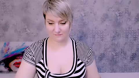 Snapshot of djullia chatting on February 17, 9:13 am djullia online show from February 17, 9:13 am