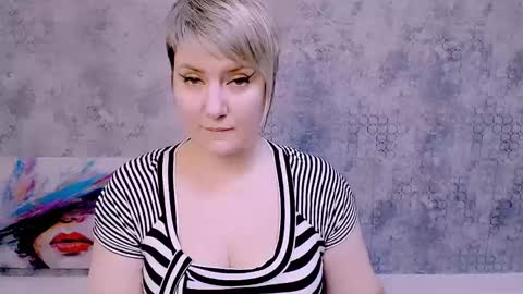 Snapshot of djullia chatting on February 17, 12:27 pm djullia online show from February 17, 12:27 pm