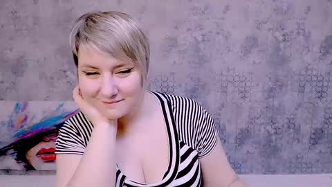 Snapshot of djullia chatting on February 23, 3:29 pm djullia online show from February 23, 3:29 pm