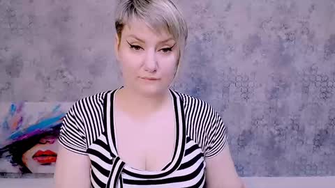 Snapshot of djullia chatting on February 28, 10:09 am djullia online show from February 28, 10:09 am