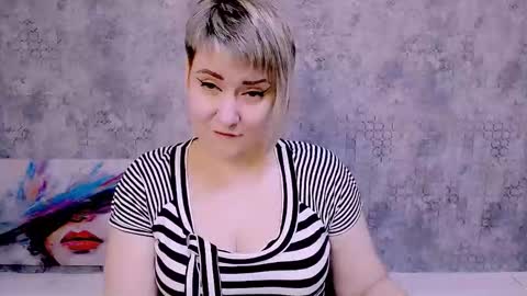 Snapshot of djullia chatting on October 4, 5:49 am djullia online show from October 4, 5:49 am