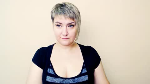 Snapshot of djullia chatting on October 10, 6:45 am djullia online show from October 10, 6:45 am