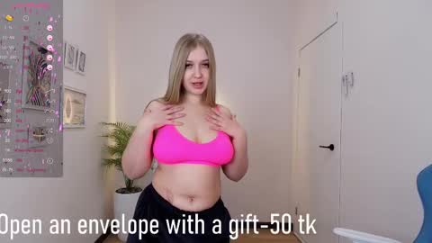 Snapshot of do_u_want_alice chatting on February 12, 2:14 am Alice online show from February 12, 2:14 am