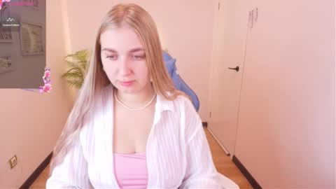 Snapshot of do_u_want_alice chatting on September 11, 2:44 am Alice online show from September 11, 2:44 am