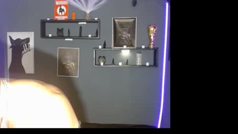 dober_manent online show from November 18, 1:22 am