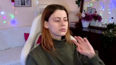 Snapshot of doll_lesli chatting on December 19, 2:35 pm Your doll Lesli online show from December 19, 2:35 pm