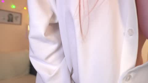 Snapshot of doll_lesli chatting on December 20, 2:49 pm Your doll Lesli online show from December 20, 2:49 pm