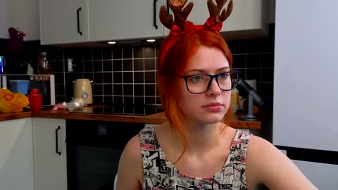 Snapshot of doll_lesli chatting on December 25, 3:28 pm Your doll Lesli online show from December 25, 3:28 pm