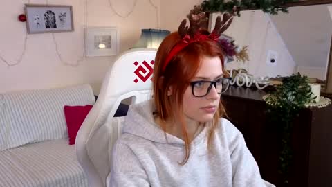 Snapshot of doll_lesli chatting on December 26, 3:20 pm Your doll Lesli online show from December 26, 3:20 pm