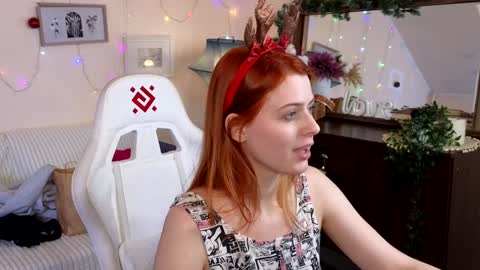 Snapshot of doll_lesli chatting on December 26, 6:22 pm Your doll Lesli online show from December 26, 6:22 pm