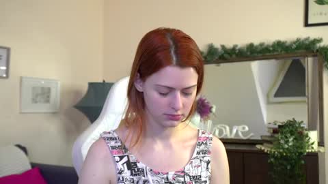 Snapshot of doll_lesli chatting on January 11, 2:25 pm Your doll Lesli online show from January 11, 2:25 pm