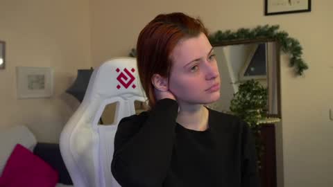 Snapshot of doll_lesli chatting on January 27, 2:35 pm Your doll Lesli online show from January 27, 2:35 pm