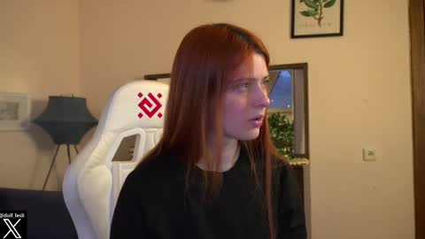 Snapshot of doll_lesli chatting on February 1, 2:24 pm Your doll Lesli online show from February 1, 2:24 pm