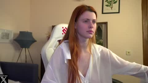 Snapshot of doll_lesli chatting on February 2, 5:15 pm Your doll Lesli online show from February 2, 5:15 pm