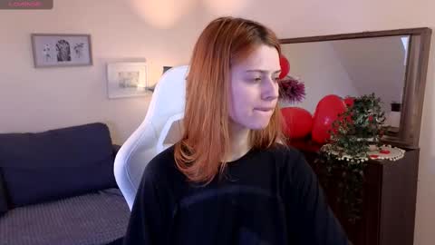 Snapshot of doll_lesli chatting on February 22, 2:19 pm Your doll Lesli online show from February 22, 2:19 pm