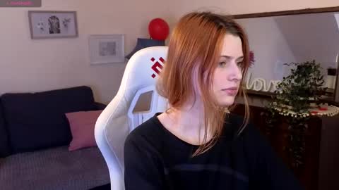 Snapshot of doll_lesli chatting on February 23, 2:46 pm Your doll Lesli online show from February 23, 2:46 pm