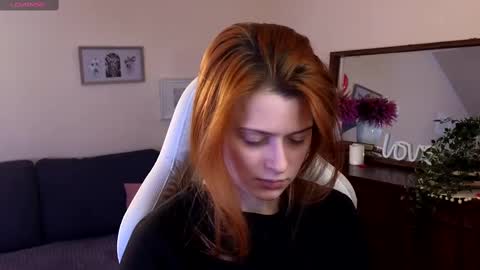 Snapshot of doll_lesli chatting on February 24, 2:26 pm Your doll Lesli online show from February 24, 2:26 pm