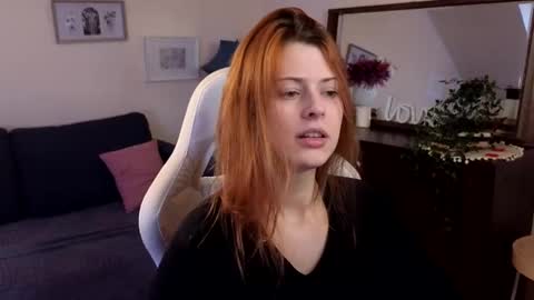 Snapshot of doll_lesli chatting on February 28, 2:31 pm Your doll Lesli online show from February 28, 2:31 pm