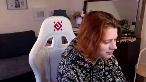 Snapshot of doll_lesli chatting on March 2, 2:21 pm Your doll Lesli online show from March 2, 2:21 pm