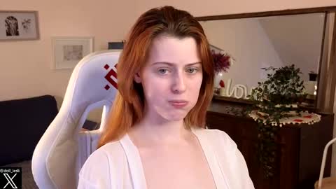 Snapshot of doll_lesli chatting on March 6, 5:22 pm Your doll Lesli online show from March 6, 5:22 pm