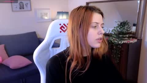 Snapshot of doll_lesli chatting on March 12, 2:23 pm Your doll Lesli online show from March 12, 2:23 pm