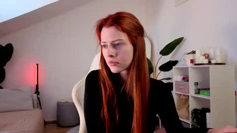 Snapshot of doll_lesli chatting on September 13, 6:24 am Your doll Lesli online show from September 13, 6:24 am