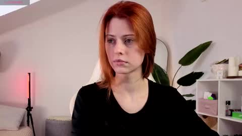 Snapshot of doll_lesli chatting on September 19, 6:26 am Your doll Lesli online show from September 19, 6:26 am