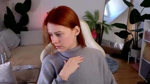 Snapshot of doll_lesli chatting on September 24, 6:28 am Your doll Lesli online show from September 24, 6:28 am