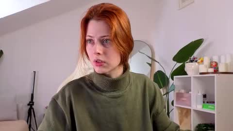 Snapshot of doll_lesli chatting on October 17, 9:23 am Your doll Lesli online show from October 17, 9:23 am