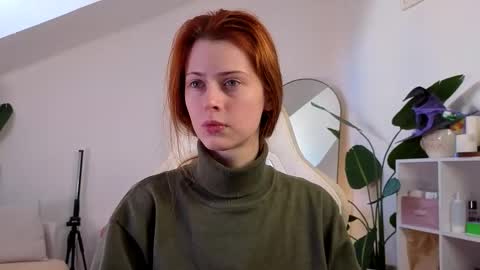 Snapshot of doll_lesli chatting on October 18, 9:10 am Your doll Lesli online show from October 18, 9:10 am