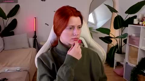 Snapshot of doll_lesli chatting on October 27, 9:13 am Your doll Lesli online show from October 27, 9:13 am