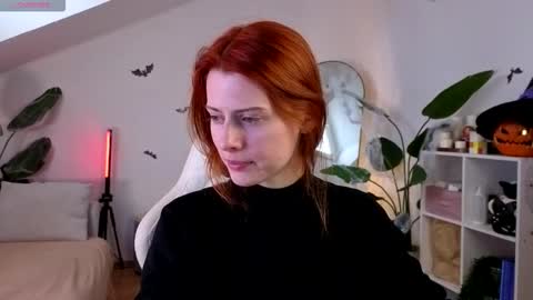 Snapshot of doll_lesli chatting on November 5, 8:36 am Your doll Lesli online show from November 5, 8:36 am