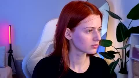 Snapshot of doll_lesli chatting on November 10, 8:35 am Your doll Lesli online show from November 10, 8:35 am