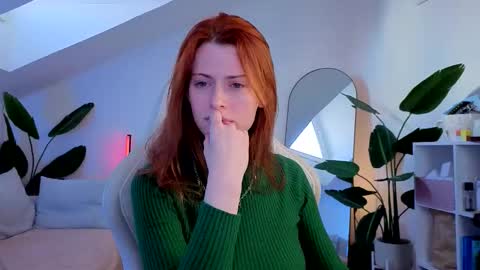 Snapshot of doll_lesli chatting on November 25, 9:31 am Your doll Lesli online show from November 25, 9:31 am