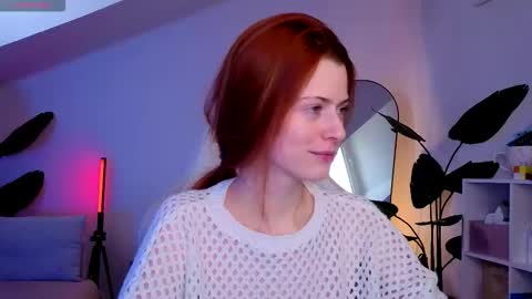 Snapshot of doll_lesli chatting on November 29, 10:07 am Your doll Lesli online show from November 29, 10:07 am