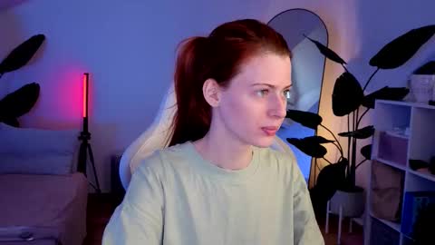 Snapshot of doll_lesli chatting on December 5, 11:30 am Your doll Lesli online show from December 5, 11:30 am