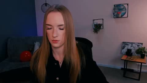 doll_vey online show from February 28, 3:48 pm