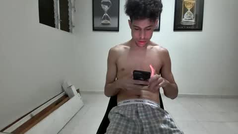 DollarHot30 online show from January 23, 9:18 am