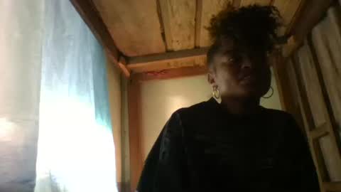 Snapshot of dollepoupee chatting on October 7, 12:35 pm dollepoupee online show from October 7, 12:35 pm