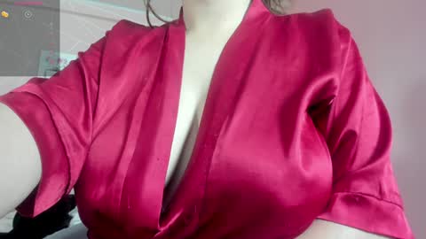 Call me Zoe  online show from February 3, 6:45 am