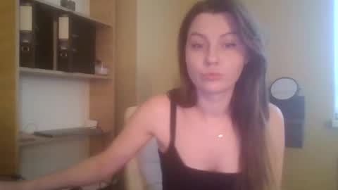 Snapshot of dollyroma chatting on November 4, 9:41 am DollyRoma online show from November 4, 9:41 am