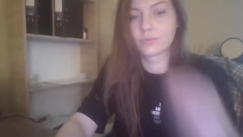 Snapshot of dollyroma chatting on November 17, 8:31 am DollyRoma online show from November 17, 8:31 am