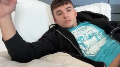 Snapshot of domd3 chatting on December 15, 8:13 pm Dom online show from December 15, 8:13 pm